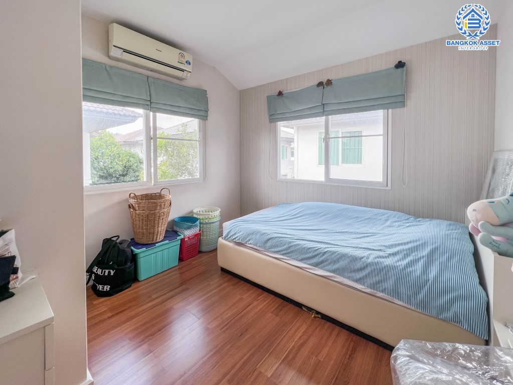 *****บ้านเดี่ยวมือสองย่านกรุงเทพฯ ม.มัณฑนาเลค วัชรพล จากแบรนด์แลนด์แอนด์เฮ้าส์ เนื้อที่กว้างขวาง 50.30 ตร.ว. ฟังก์ชัน 3 ห้องนอน 3 ห้องน้ำ ที่จอดรถ 2 คัน บ้านสวยพร้อมอยู่ บนทำเลแห่งการเดินทาง สภาพแวดล้อมเป็นเลิศ ใกล้รถไฟฟ้าสายสีเขียว "สถานีสายหยุด, สะพานใหม่" และทางด่วน "ฉลองรัช"